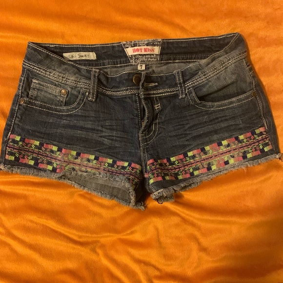hot kiss jean shorts